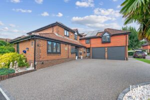 Somerset Grove, Warfield