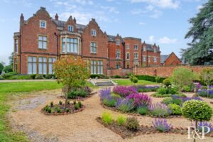 Longbourn, Windsor