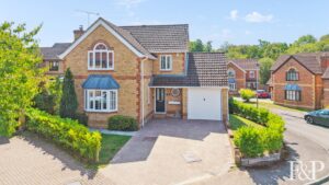 Foxglove Close, Winkfield Row