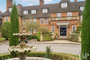 Seven Hills Road, Iver